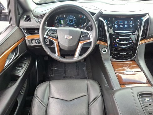 Used 2017 Cadillac Escalade Luxury image 12