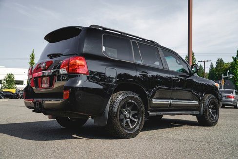 Used 2013 Toyota Land Cruiser image 8