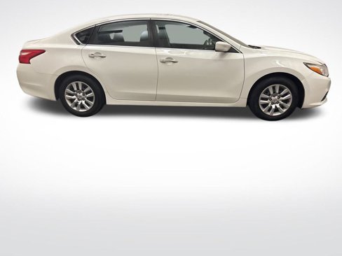 Used 2016 Nissan Altima 2.5 S w/ Power Driver Seat Package image 5