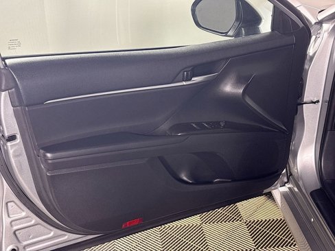 Used 2023 Toyota Camry LE w/ Convenience Package image 10