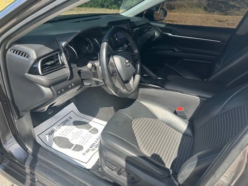 Used 2022 Toyota Camry SE image 11