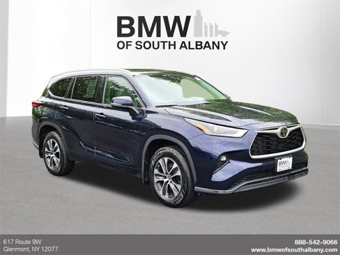 Used 2022 Toyota Highlander XLE image 1