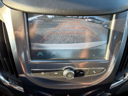 Used 2017 Chevrolet Cruze LT image 16