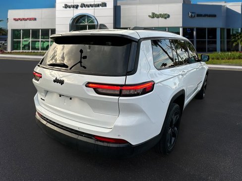 Used 2023 Jeep Grand Cherokee L Laredo image 8