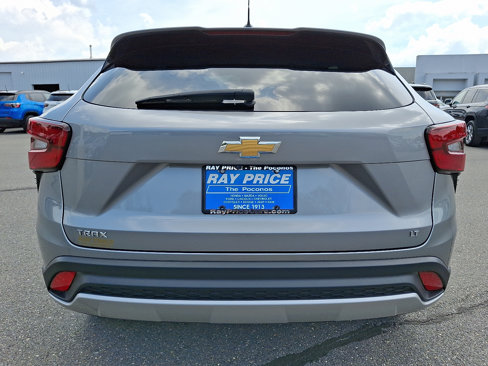 Certified 2024 Chevrolet Trax LT w/ Driver Confidence Package image 4