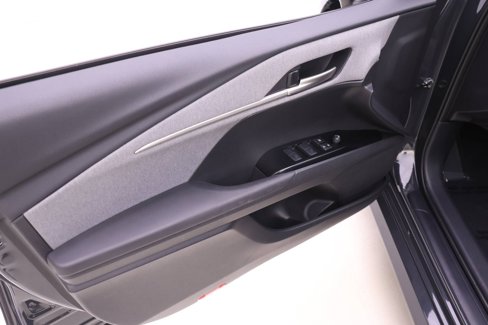 Used 2025 Toyota Camry LE image 9