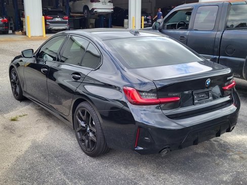 Used 2025 BMW 330i Sedan w/ M Sport Package image 3
