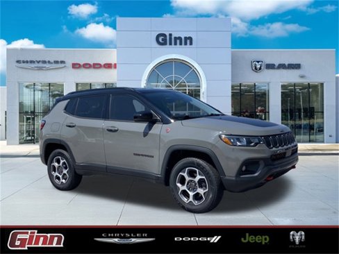 Used 2022 Jeep Compass Trailhawk image 1