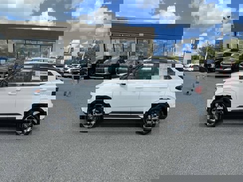 New 2026 Hyundai Venue SEL image 2