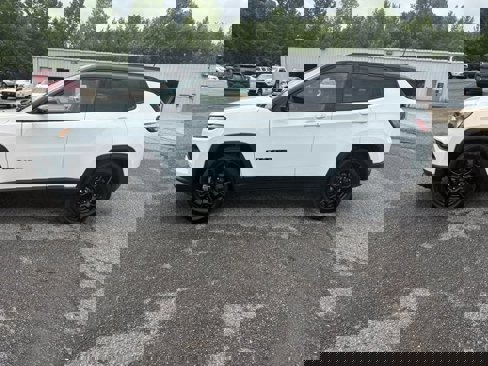 Used 2023 Jeep Compass Altitude image 6