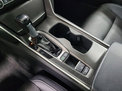 Used 2018 Honda Accord Sport image 26