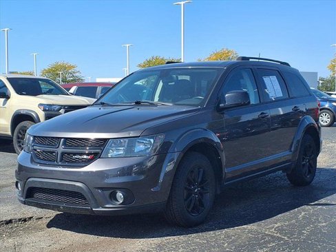 Used 2019 Dodge Journey SE image 2