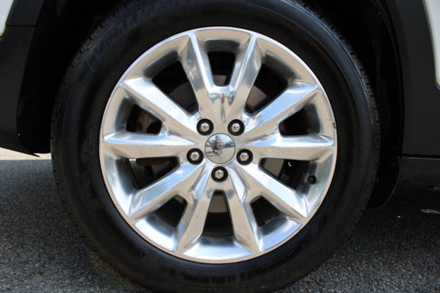 Used 2016 Jeep Cherokee Limited image 21