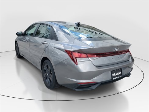 Used 2022 Hyundai Elantra SEL image 4