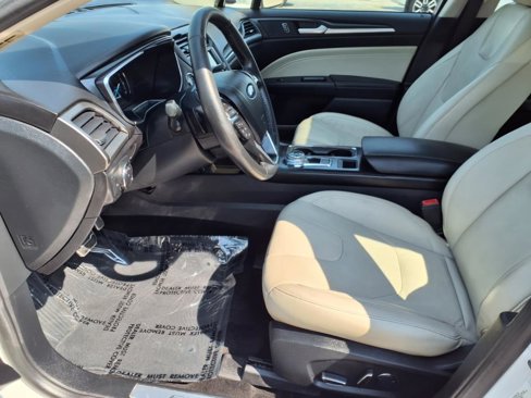 Used 2018 Ford Fusion Titanium image 17