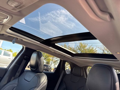 Certified 2021 Jeep Cherokee Limited w/ Mopar Interior Package image 30