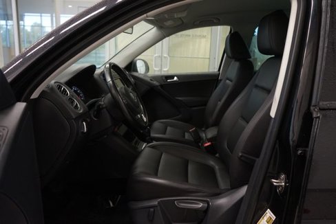 Used 2015 Volkswagen Tiguan SE image 20