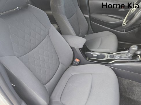 Used 2022 Toyota Corolla LE image 9