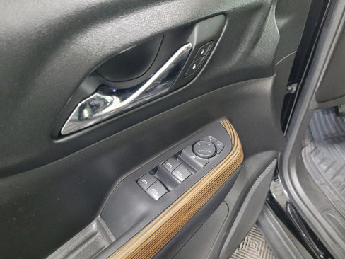 Used 2018 GMC Acadia SLE image 27