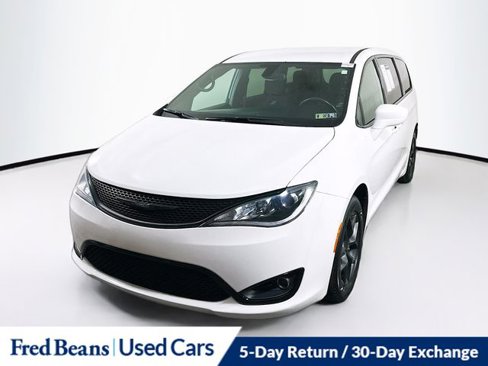 Used 2020 Chrysler Pacifica Touring w/ S Appearance Package image 3