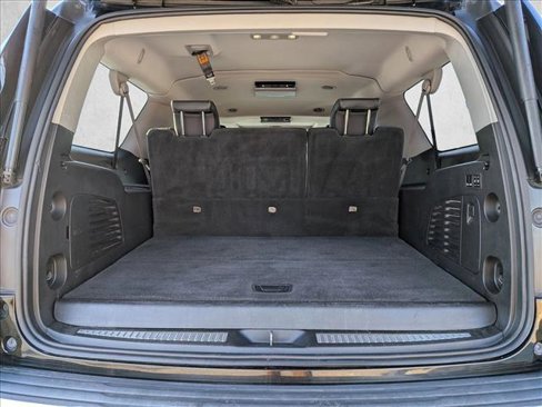 Used 2016 Chevrolet Suburban LTZ image 7