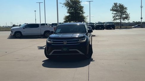Used 2023 Volkswagen Atlas SE w/ Black Wheel Package image 3