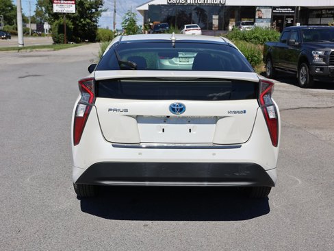 Used 2017 Toyota Prius Four image 7