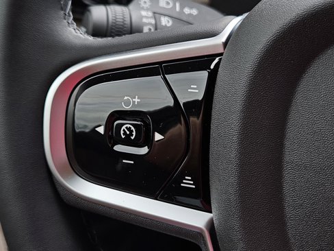 New 2025 Volvo XC90 B5 Plus w/ Protection Package Premier image 18