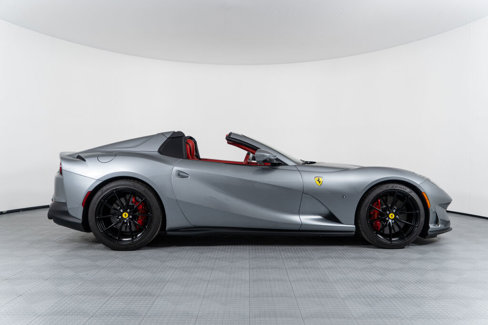 Used 2021 Ferrari 812 GTS image 8