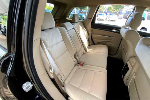 Certified 2022 Jeep Grand Cherokee Laredo E image 19