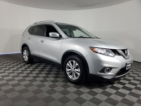 Used 2014 Nissan Rogue SV image 2