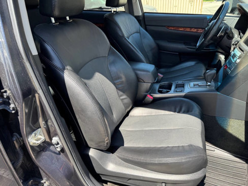 Used 2011 Subaru Outback 3.6R Limited image 19