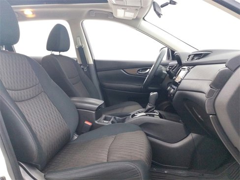 Used 2017 Nissan Rogue SV image 39