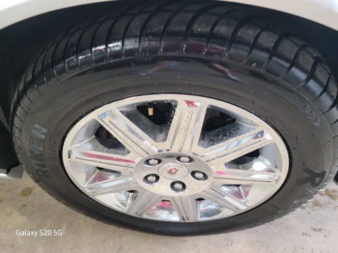 Used 2009 Cadillac DTS w/ Sun And Sound Package image 10