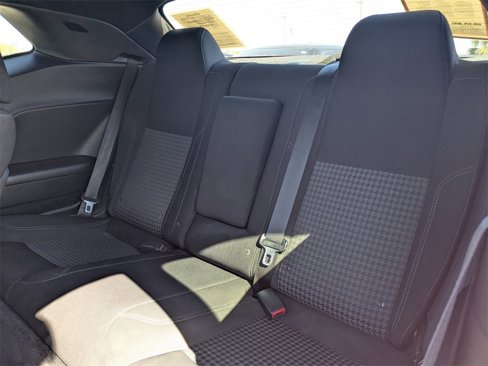 Used 2016 Dodge Challenger SXT image 12