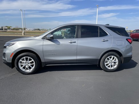 Used 2024 Chevrolet Equinox LT image 2