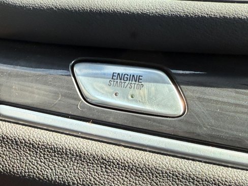 Used 2021 Buick Enclave Essence w/ Sport Touring Edition image 17