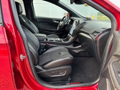 Used 2021 Ford Edge ST image 11