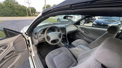 Used 1999 Ford Mustang Convertible image 11