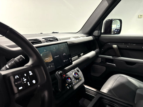 Used 2024 Land Rover Defender 130 X image 19