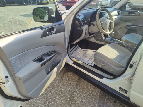 Used 2012 Subaru Forester 2.5X Premium image 11