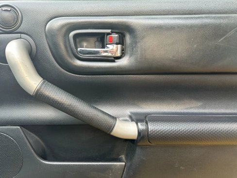 Used 2000 Toyota MR2 image 11