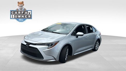 Used 2023 Toyota Corolla LE image 3