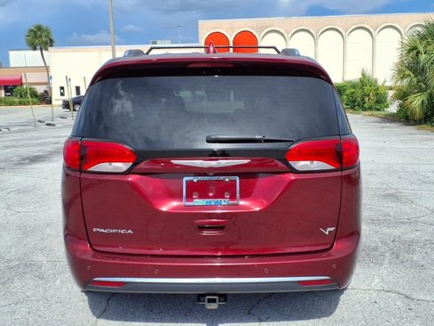 Used 2018 Chrysler Pacifica Touring-L Plus image 6