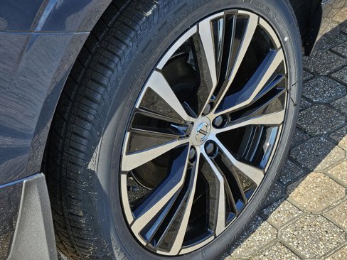 New 2025 Volvo XC60 B5 Plus w/ Protection Package Premier image 10