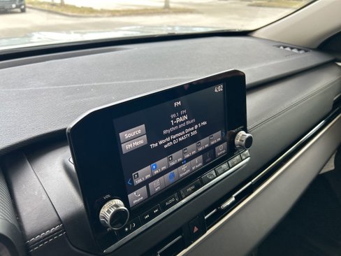 Used 2024 Mitsubishi Outlander ES image 35