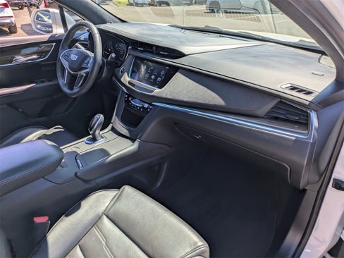 Used 2017 Cadillac XT5 Platinum image 37