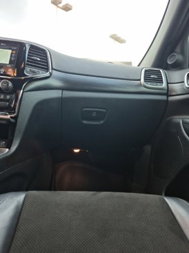 Used 2019 Jeep Grand Cherokee Altitude image 39