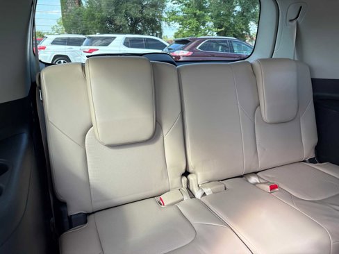 Used 2020 Nissan Armada SL image 22
