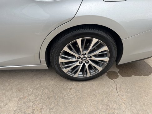 Used 2020 Lexus ES 350 w/ Premium Package image 10
